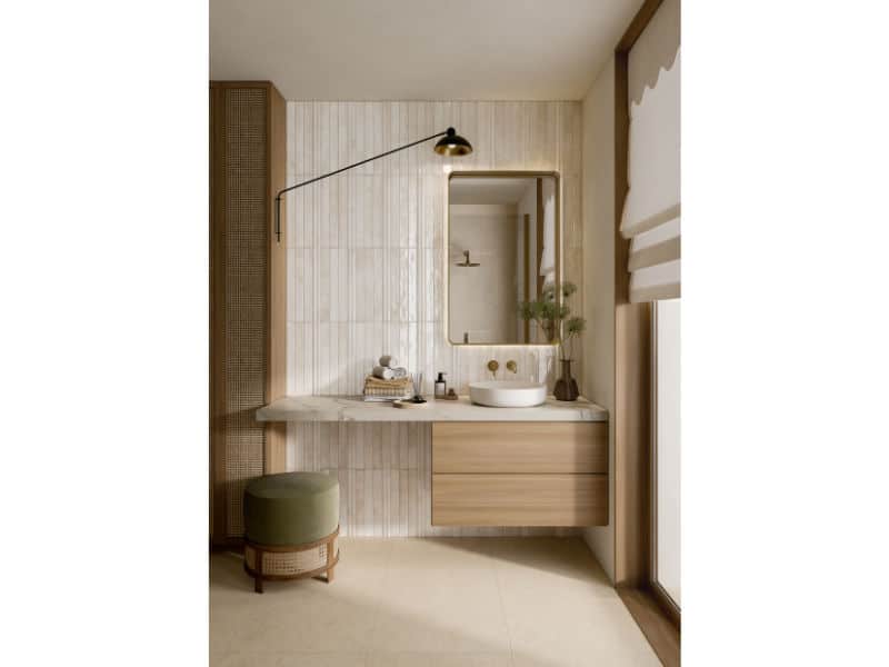 Slim porcelain gloss wall tile